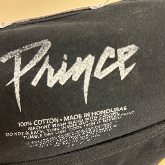 Prince Purple Rain women’s size Large graphic Tee - Picture 7 of 7